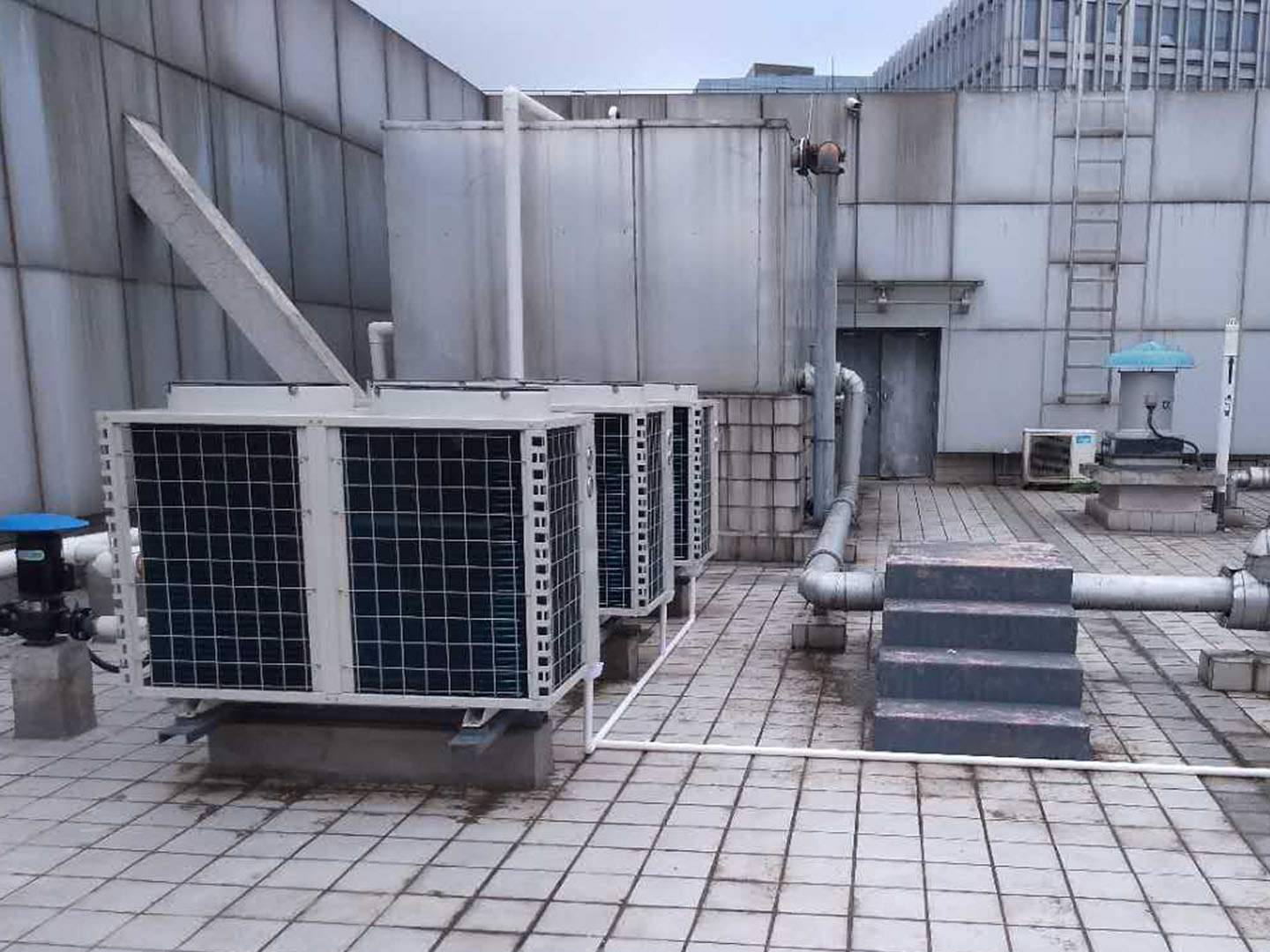 重慶北部新區(qū)維景國(guó)際大酒店熱水工程